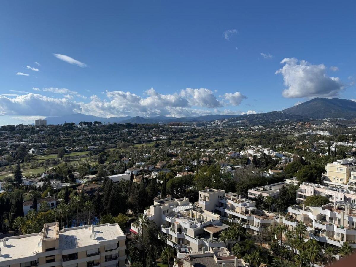 Apartament With Views Near Puerto Banus *